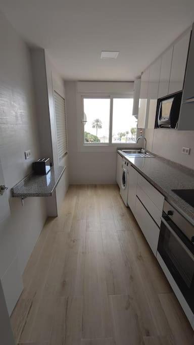 Precioso Apartamento Frente A La Playa Torre Del Mar Ngoại thất bức ảnh