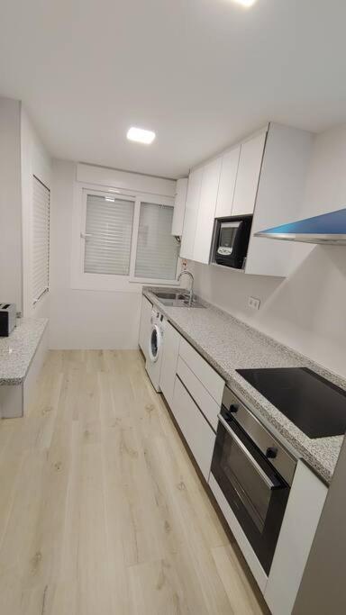 Precioso Apartamento Frente A La Playa Torre Del Mar Ngoại thất bức ảnh