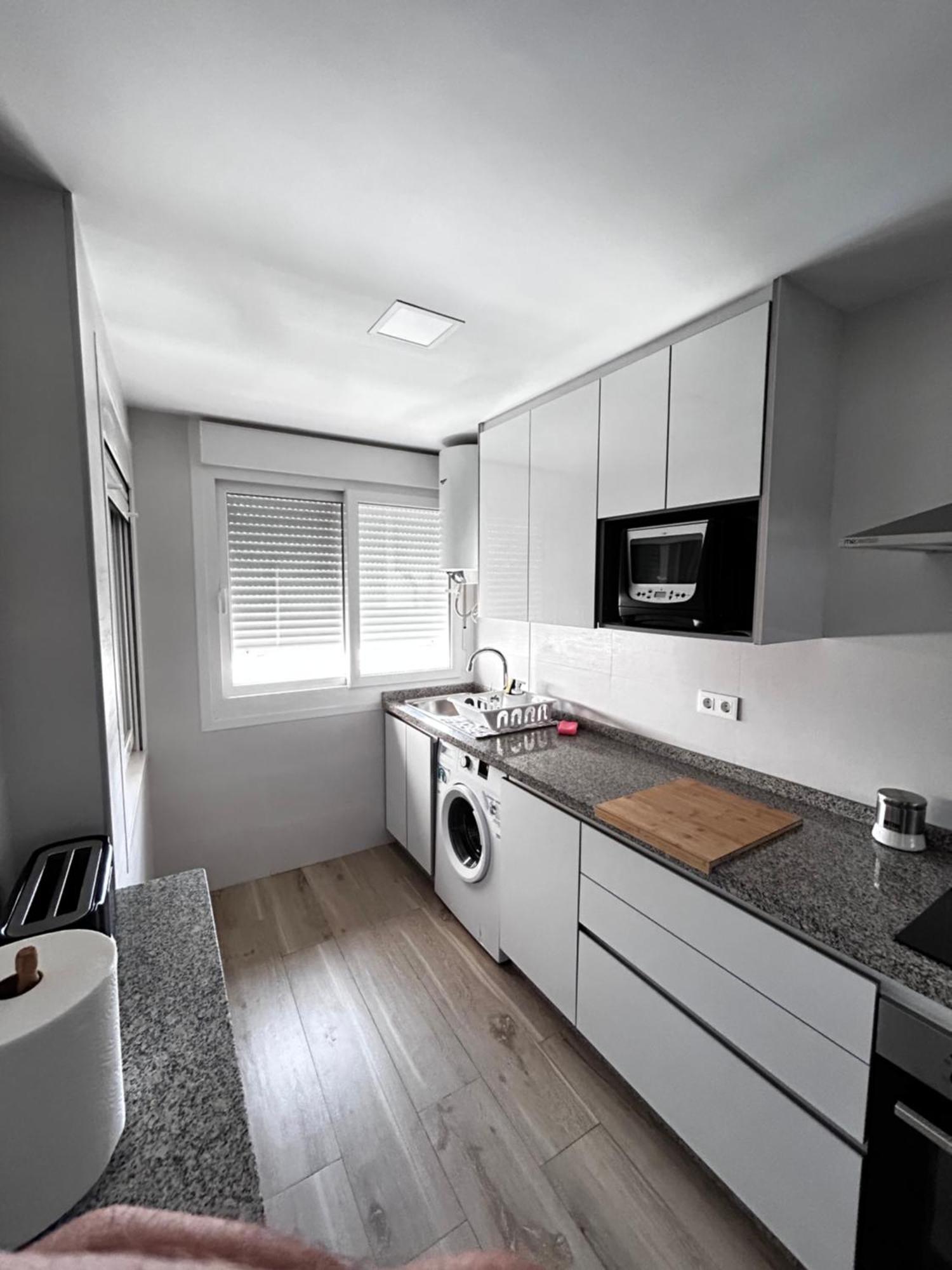 Precioso Apartamento Frente A La Playa Torre Del Mar Ngoại thất bức ảnh