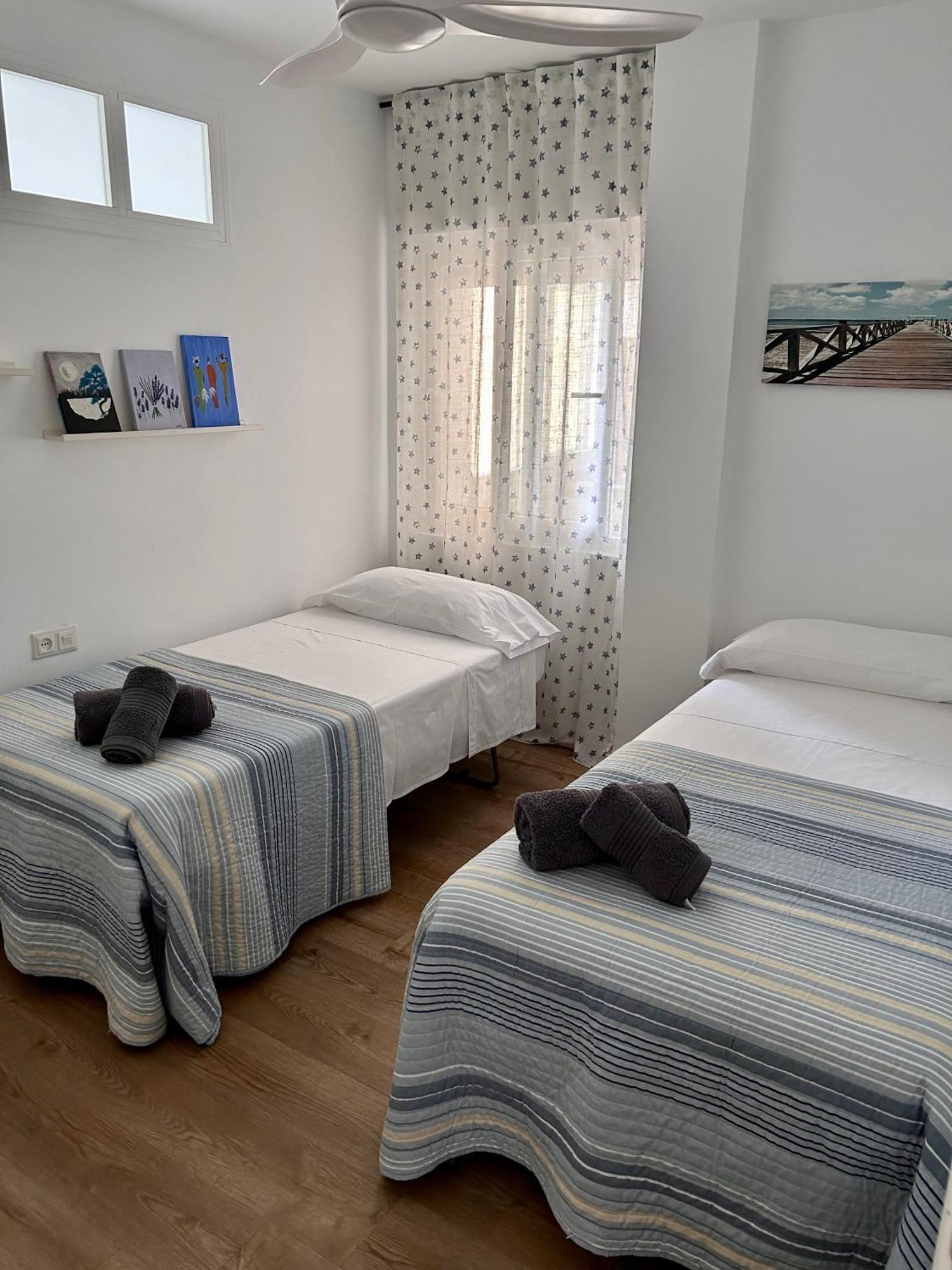 Precioso Apartamento Frente A La Playa Torre Del Mar Ngoại thất bức ảnh